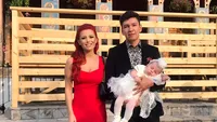 ELENA GHEORGHE a făcut publice imagini de la botez! Ce ţinute a schimbat roşcata