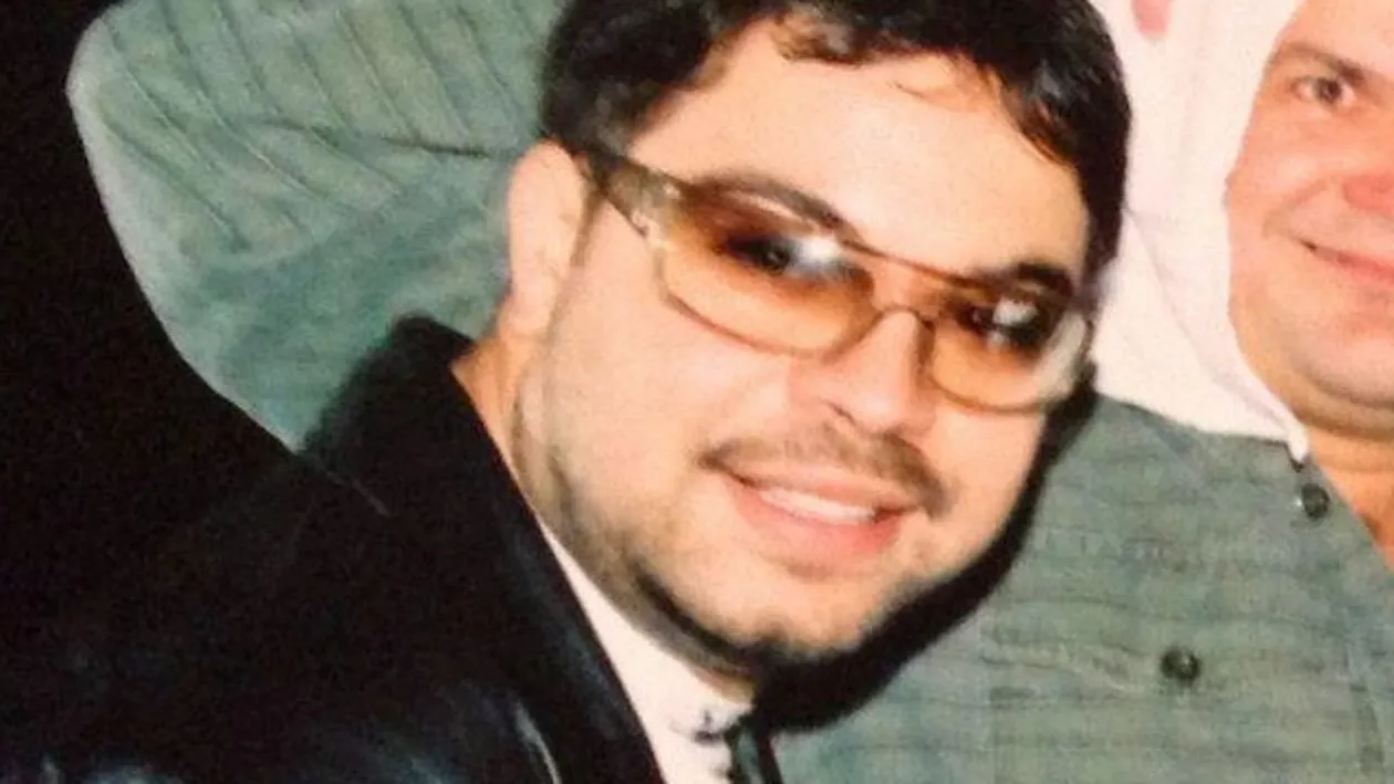 Pusca si cureaua lata, ce mustata avea Salam odata! Poze incredibile cu transformarea “Fermecatorului”!