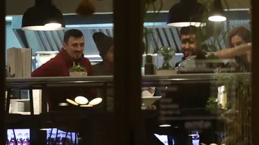 Avem primele imagini cu donjuanul Bi şi puştoaica pentru care a părăsit-o pe vedeta TV! Logodnicul infidel al Dianei Munteanu a dat-o pe faţă cu amanta Roxana! A sărutat-o şi... Ies la iveală noi detalii în super-telenovela dezvăluită exclusiv de CIAO.ro