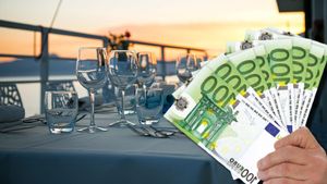 De-a râsu'-plânsu'! Bogătaș italian, certat de un chelnar pentru un bacșiș de "doar" 500 de euro