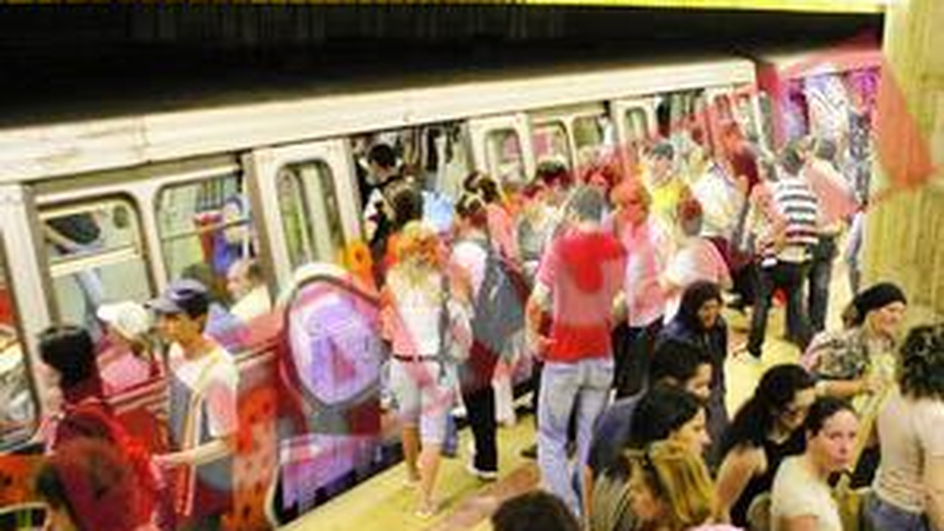 Nicio statie de metrou nu e dotata cu toalete publice