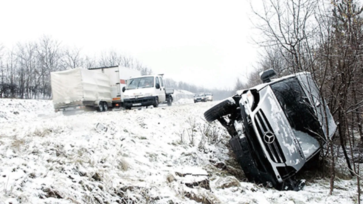 REVOLTATOR! Ce a FILMAT un sofer pe un drum inzapezit din Romania! A vazut moartea cu ochii