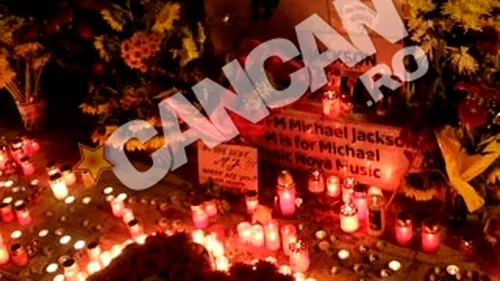 Tribut pentru Michael Jackson in Parcul Herastrau! Fanii i-au aprins sute de lumanari si au lasat zeci de mesaje