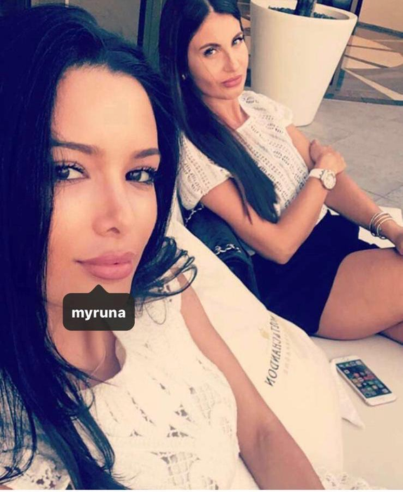 Mirunica și sexy-jurista lui Syda, prietene la cataramă