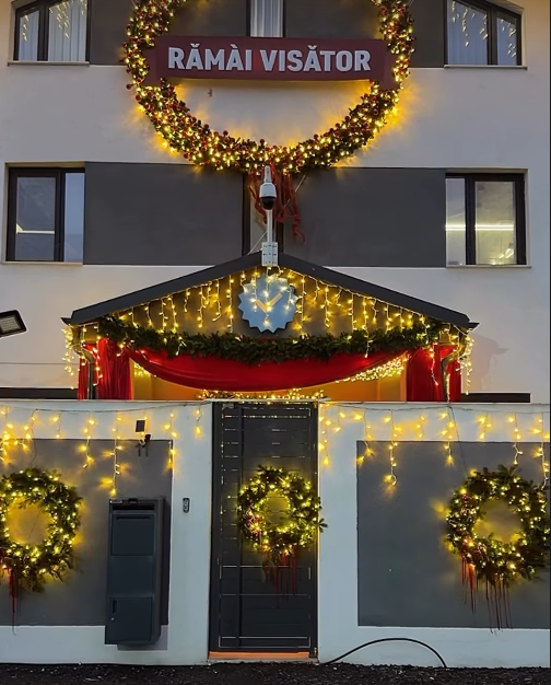 Dorian Popa nu se uită la bani! Ce decorațiune uriașă și-a pus pe casă, de Crăciun