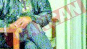 I-a infipt mamei foarfeca in creier