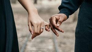 Un bărbat trăiește de 5 ani cu iubita lui, dar n-a făcut niciodată amor cu ea. Care este motivul