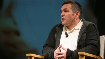 Leonard Doroftei e REGE in mall! A iesit cu sotia si prietenii la restaurant! Vezi cum au fost surprinsi