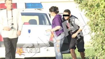 Imagini incredibile realizate de CANCAN.ro de la reconstituirea cazului din Voluntari! Elevul injunghiat in picior, din cauza unui sarut, a venit taras, in sosete, la locul faptei!