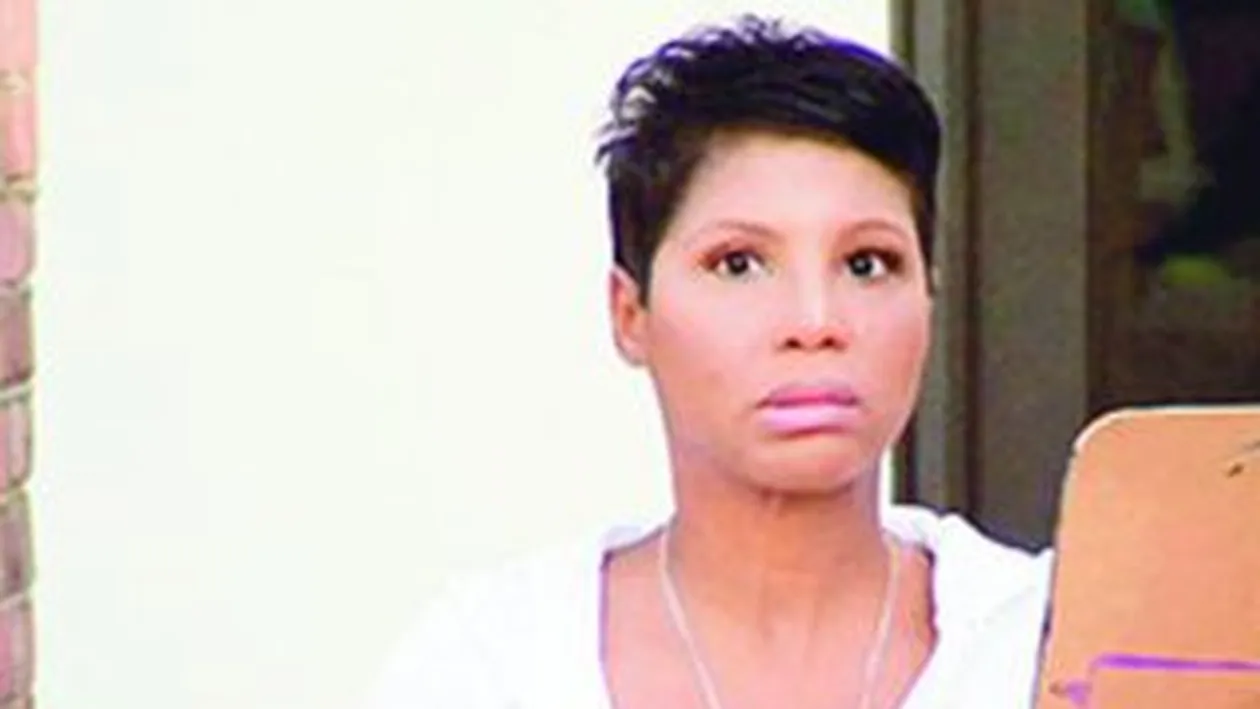 Socata de dimensiunea barbatiei modelului