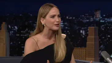 Jennifer Lawrence a dezvăluit secretul: se ceartă cu internauții de pe un cont fals