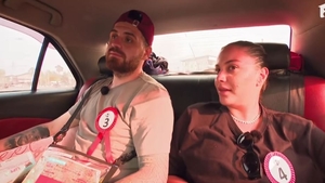 Betty Salam a "turbat" după ce Vişănescu i-a pus două întrebări şoferiţei asiatice care i-a luat la autostop: "Ce te interesează pe tine dacă e..."
