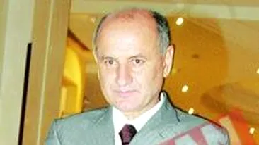 Cum isi tepuieste Copos invitatii