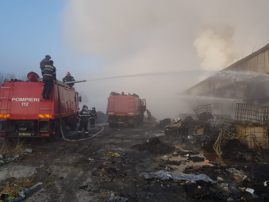 Două incendii de proporții, în Ploiești, în mai puțin de 24 de ore