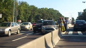 Bilanţ tragic în Capitală! Un mort şi nouă răniţi după trei accidente rutiere produse în ultimele ore