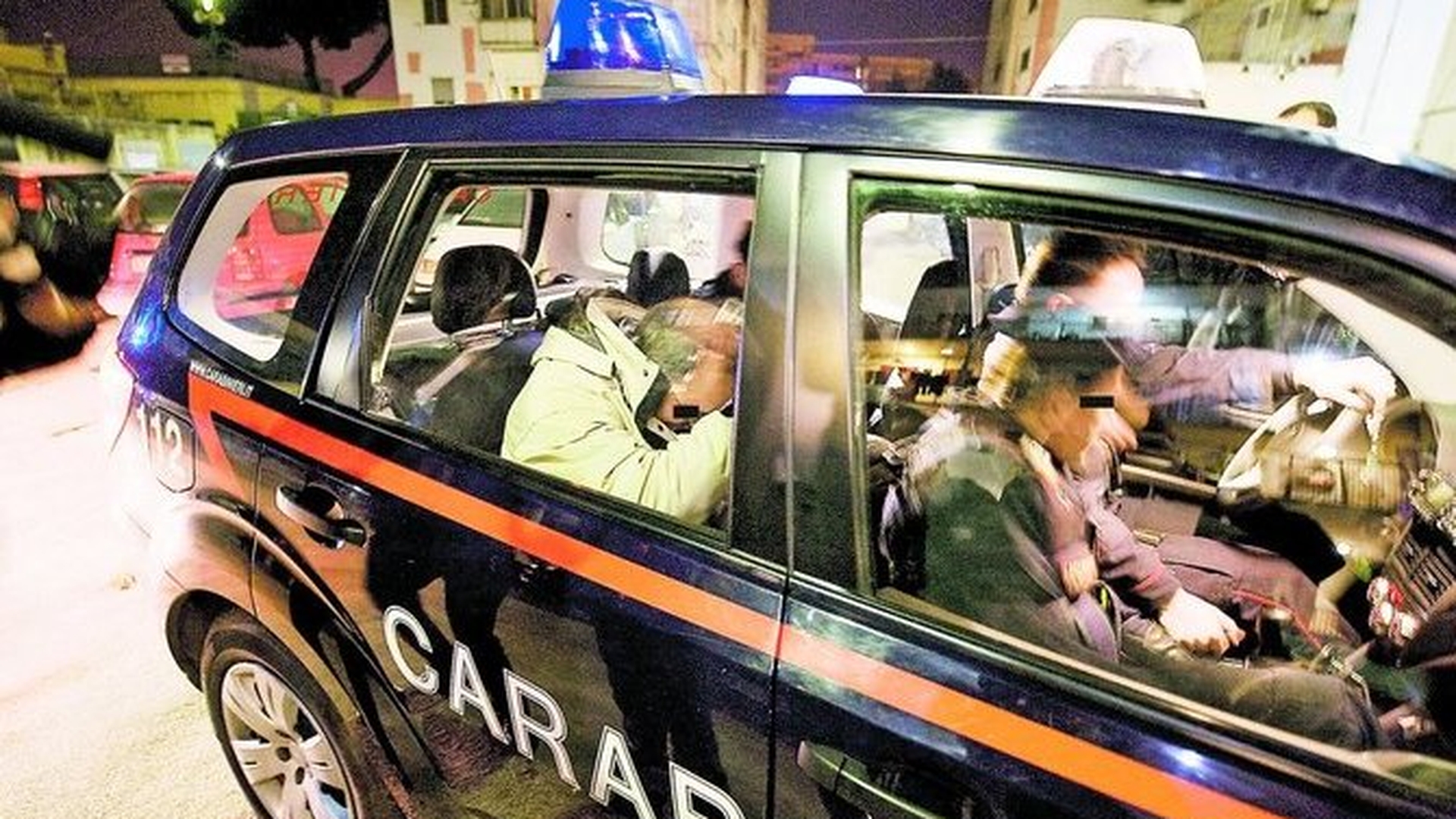 Parasita dupa ce i-a dus "sclavi", o romanca vrea razbunare. Mafiot italian, chemat sa divorteze in Romania