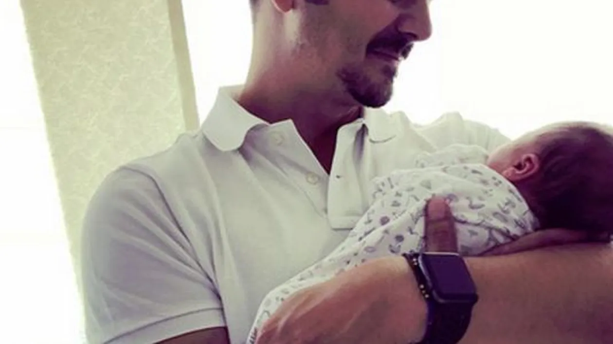 Mihai Petre a devenit tătic pentru a doua oară! Prima poză cu bebelușul