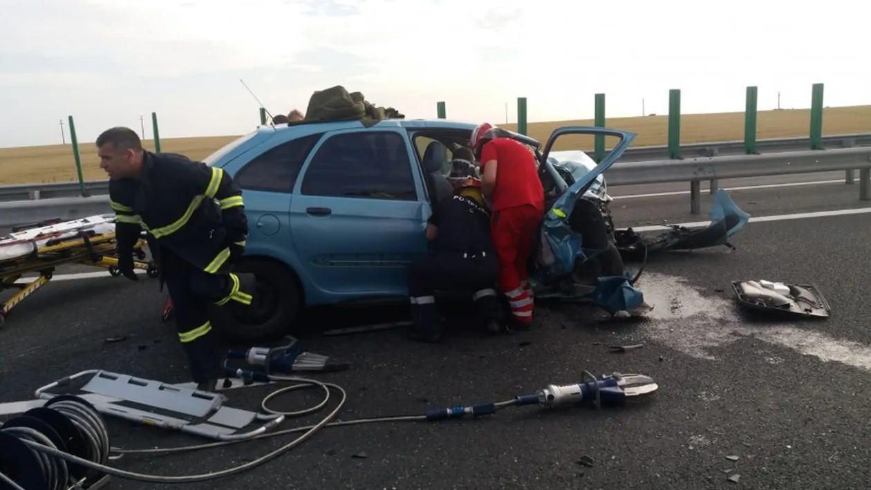 Un mort și șase răniți în urma unui accident pe Autostrada Soarelui! Traficul rutier este oprit pe drumul spre mare