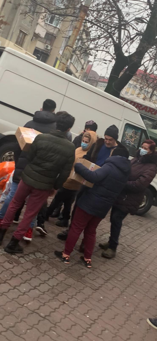 Gigi Becali a fost "Moș Crăciun" de ocazie