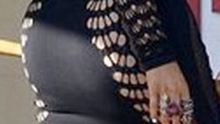Nu e de ajuns ca e plinuta, si-a mai facut si implanturi in fese! Vezi ce vedeta vrea sa-i faca concurenta lui Jennifer Lopez!