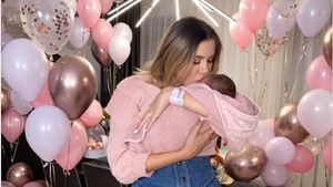 Emily Burghelea, topită după fetița ei! Ce fotografie emoționantă a împărtășit cu fanii din social media