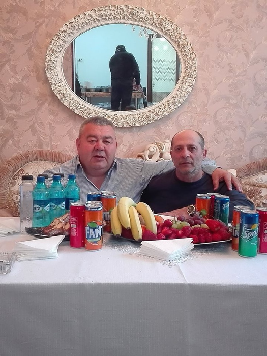 Gipsy, alături de fratele Rujdin