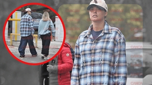 Antonia s-a deghizat în Alex Velea pentru o vizită-fulger la Spitalul Militar! Cine i-a fost complice