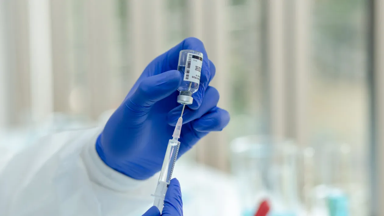 Peste 300 de mii de români s-au programat până acum pentru vaccinare anti-COVID în etapa a II-a