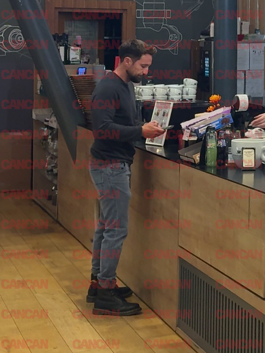 Dani Oțil la plimbare în mall
