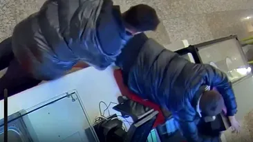 Cei mai deștepți hoți din Cluj. Ce au pățit acești doi tineri, după ce au încercat să fure din Iulius Mall