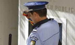 Se întâmplă în România şi nu este o poveste! Un poliţist a furat toate lemnele de foc din postul de poliţie
