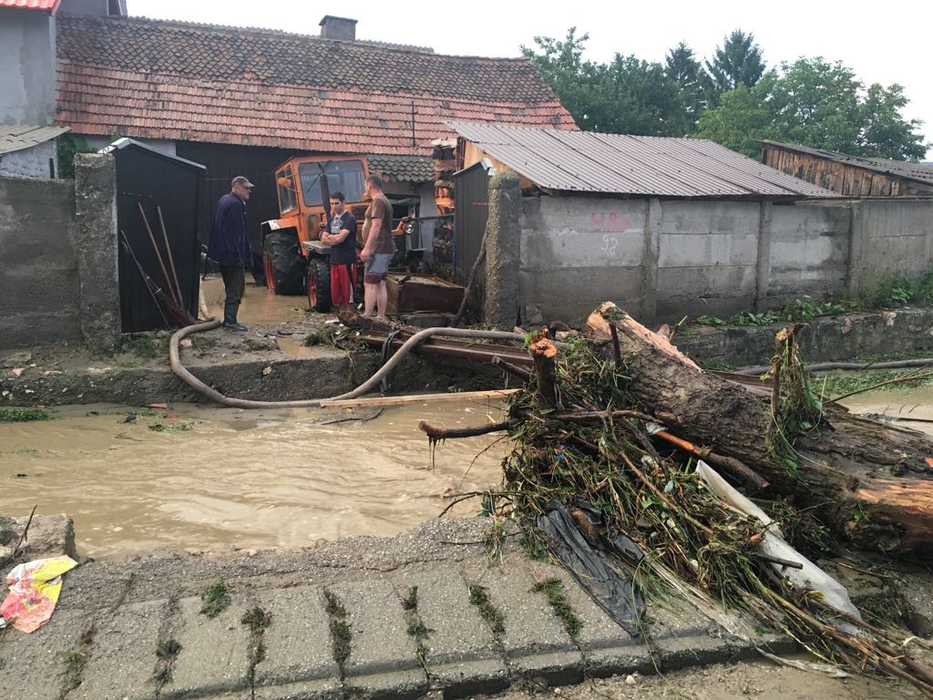 Alertă! Catastrofa din Grecia, unde au murit aproape 90 de oameni, s-ar putea repeta și în România. Peste 15.000 de incendii de vegetație în țara noastră, în 2017