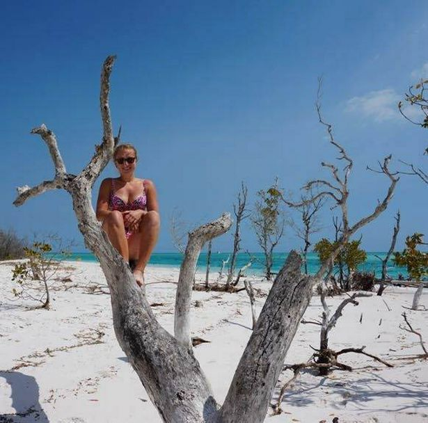 O turistă de 26 de ani a fost violată, omorâtă și îngropată sub niște stânci dintr-o insulă din Thailanda
