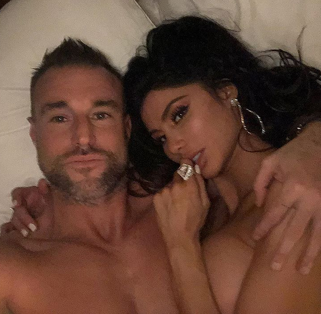 Iubita lui Philipp Plein a tăiat respiraţia tuturor când şi-a făcut apariţia la o petrecere! Morgan Osman a purtat o rochie roşie, mulată şi a lăsat la vedere…