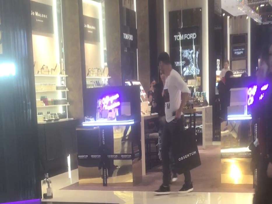 Oana și Alex au dat o tură de mall chiar în pragul Revelionului