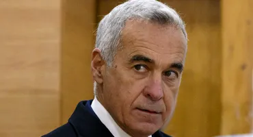 Cum a apărut Călin Georgescu azi, la IPJ: ”Am o veste bună și una rea”