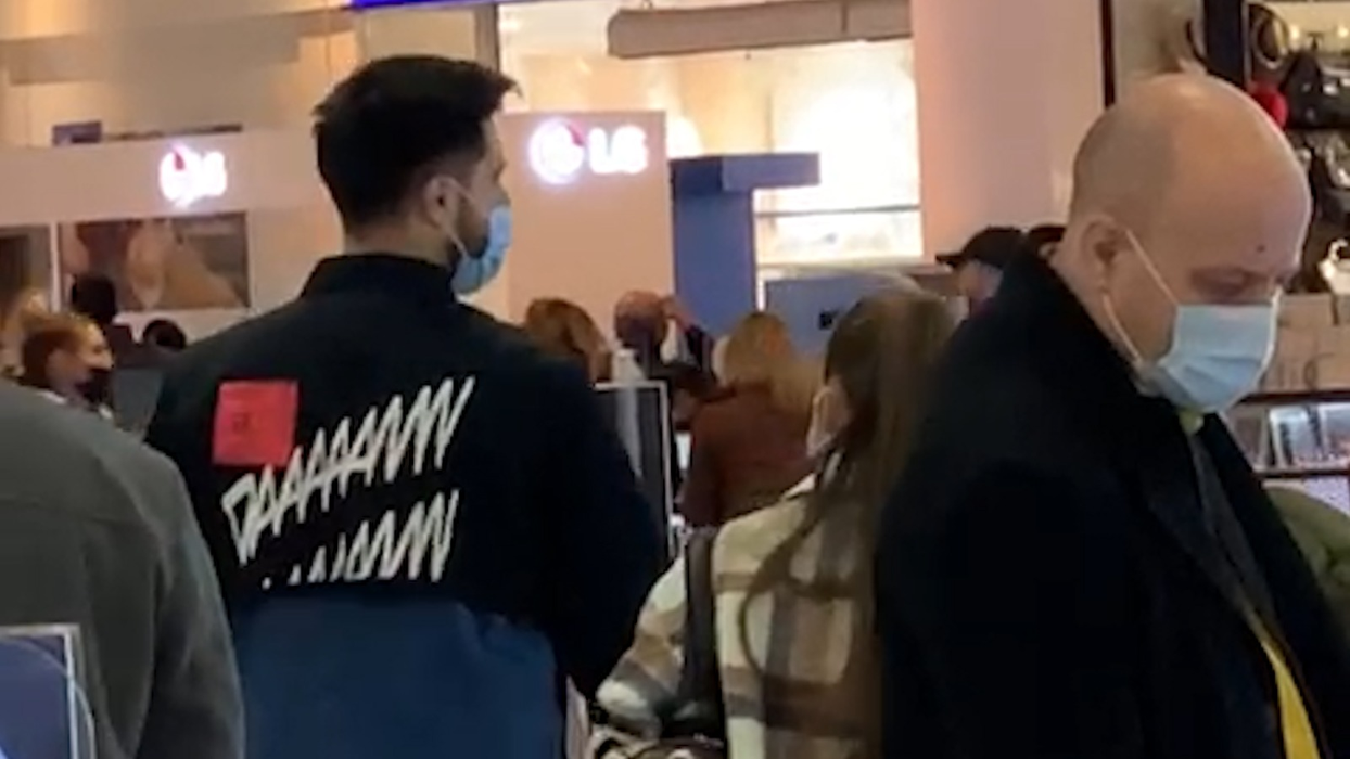 Cum îşi răsfaţă Theo Rose iubitul în prag de sărbători? Artista nu se uită la bani atunci când vine vorba de cei dragi