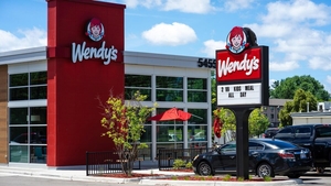 Ce salarii oferă Wendy’s în București sau Iași. Angajații primesc și tichete de masă de 30 de lei