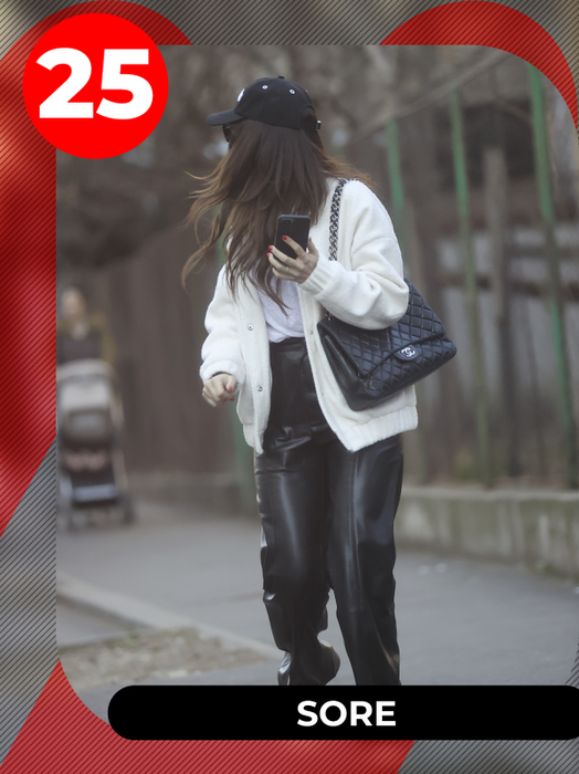 TOP 30 sexy-rockerițe din showbiz care au eclipsat asistența cu pantalonașii și fustițele din piele. Andreea Bălan și Bianca Drăgușanu, în ipostaze de neuitat