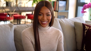Naomi Campbell a devenit pentru prima oară mamă la 50 de ani. Prima imagine cu bebelușul