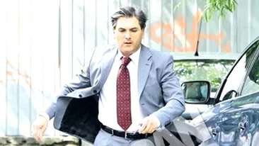 A facut fericita o vanzatoare la patiserie! Din dragoste pentru pateuri si merdenele, Mircea Radu s-a facut pufos! Vezi cum s-a schimbat in ultimii 15 ani!