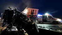 Accident grav în județul Iași. 7 persoane au decedat după ce un camion, o ambulanţă și un autoturism s-au ciocnit