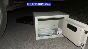 Jaf ca-n filme într-o comună din Iași. Hoții au spart sediul Primăriei și au furat banii de salarii