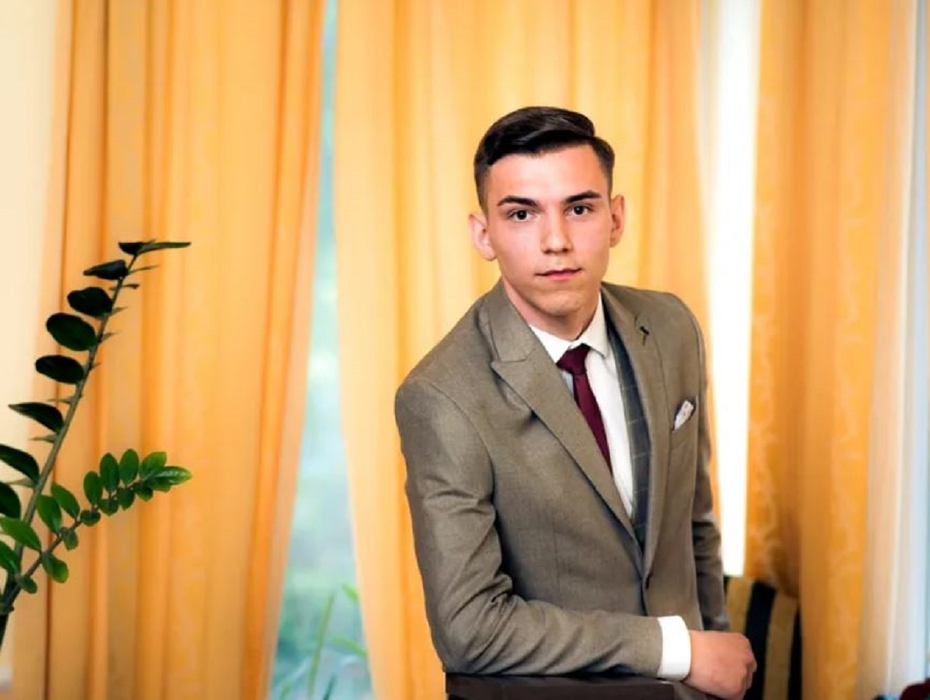 Ea este tânăra găsită moartă într-un apartament din Timişoara. Andreea era studentă la Medicină şi avea toată viaţa în faţă