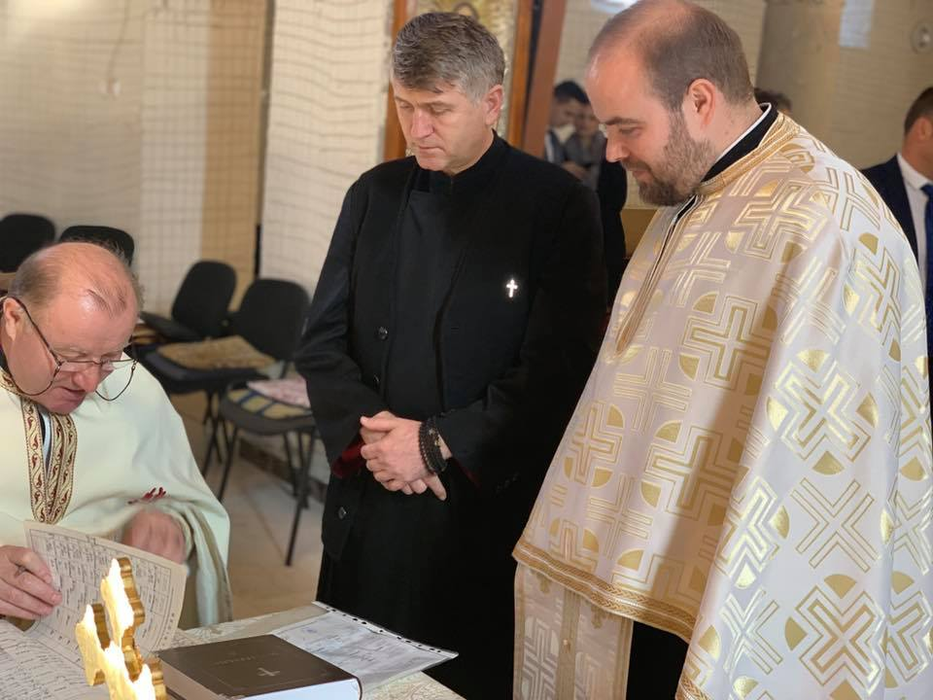 Ce schimbare! Cum arăta Cristian Pomohaci la 19 ani. Controversatul preot a fost filmat la o nuntă, unde a ținut o predică