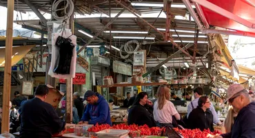 Rafturile magazinelor sunt GOALE! Oamenii au dat iama și au cumpărat tot ce au prins, de frica războiului cu Iran