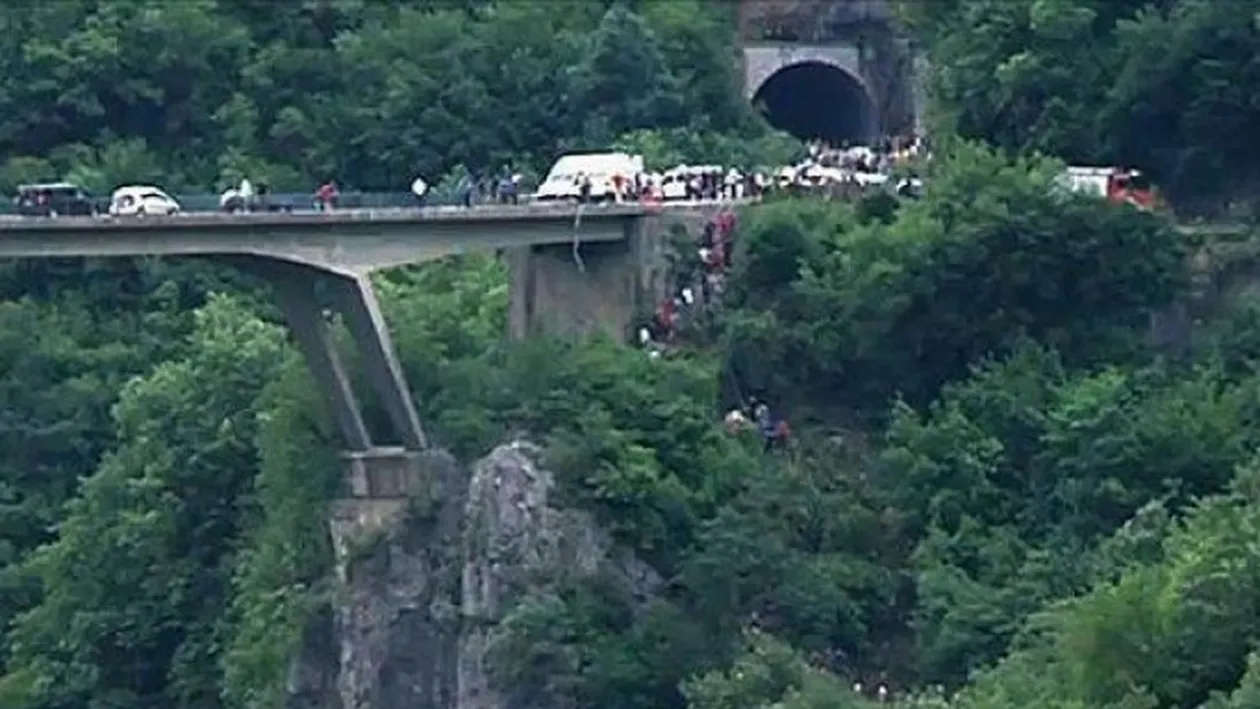 Astăzi este zi de DOLIU NATIONAL, in memoria victimelor decedate in accidentul de la Muntenegru