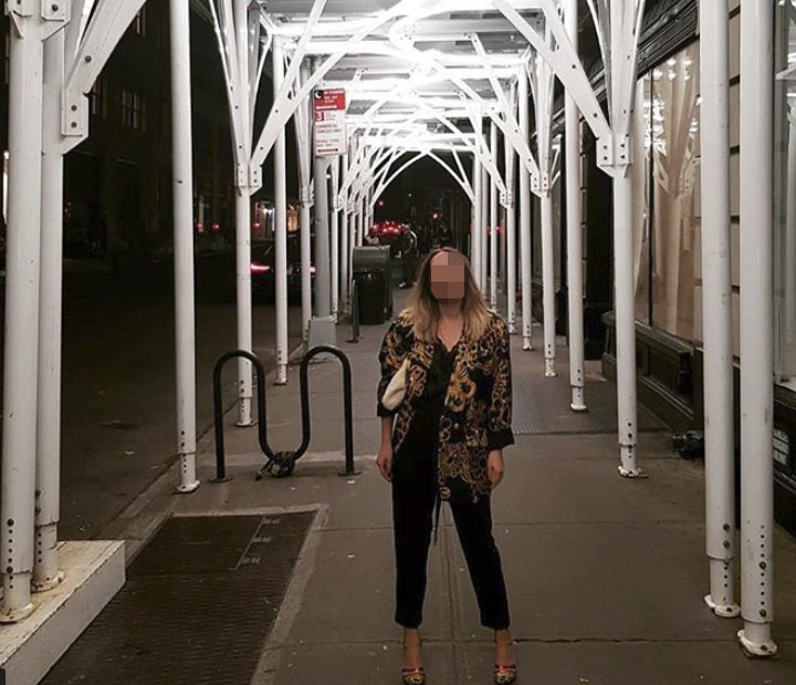Fashionista care a rămas cu sânul pe afară la Gala Elle este o tânără sexy