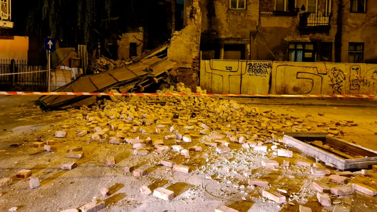 S-a prăbușit o clădire monument din centrul Bucureștiului!