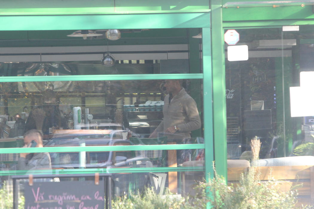Cristian Boureanu nu va sta decât un minut în restaurant